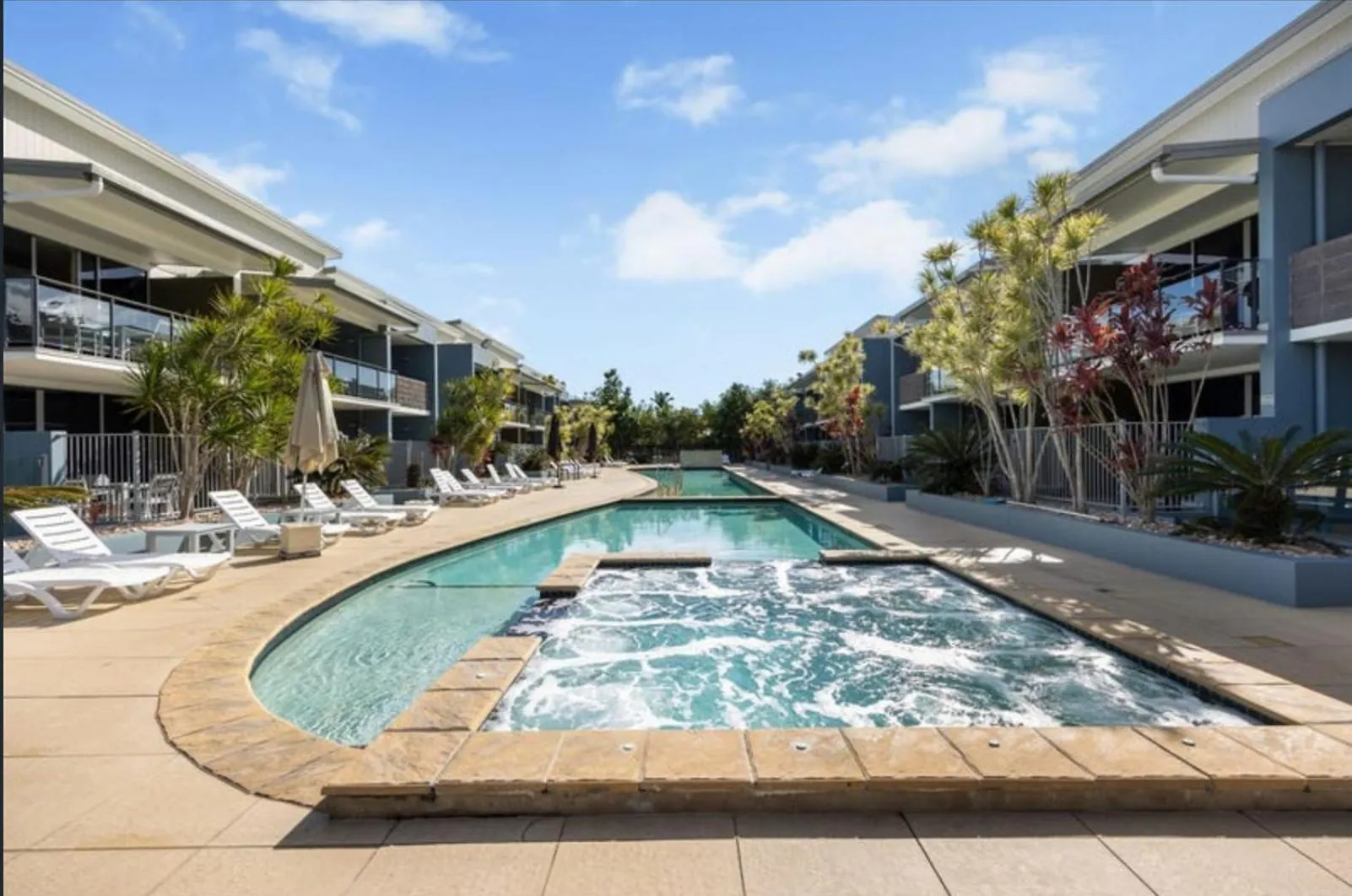Luxe Resort Units Urangan Esp Hervey Bay Marina Ocean Views Pool Apartman