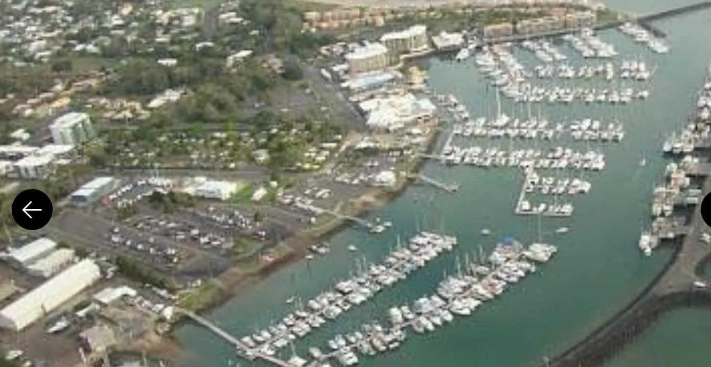 Luxe Resort Units Urangan Esp Hervey Bay Marina Ocean Views Pool Apartman