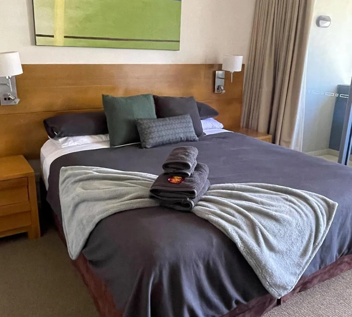 Luxe Resort Units Urangan Esp Hervey Bay Marina Ocean Views Pool Ausztrália